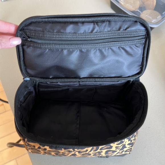 Charging Bag - Picture 6 of 7